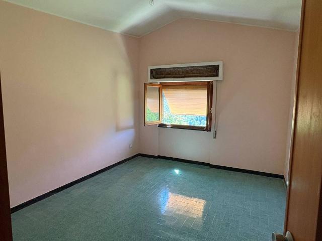 Villa Indipendente in vendita a Aveno, Liguria