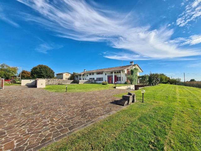 Villa Indipendente in vendita a Tricesimo, Friuli-Venezia Giulia