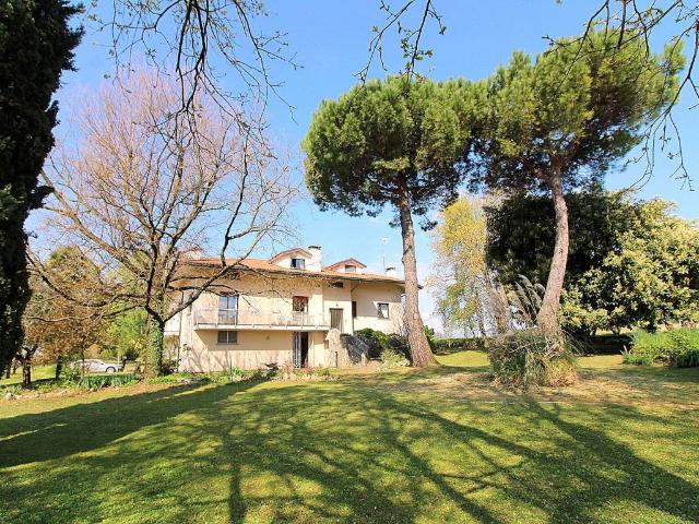 Villa Indipendente in vendita a Felettan, Tricesimo / Tresesin