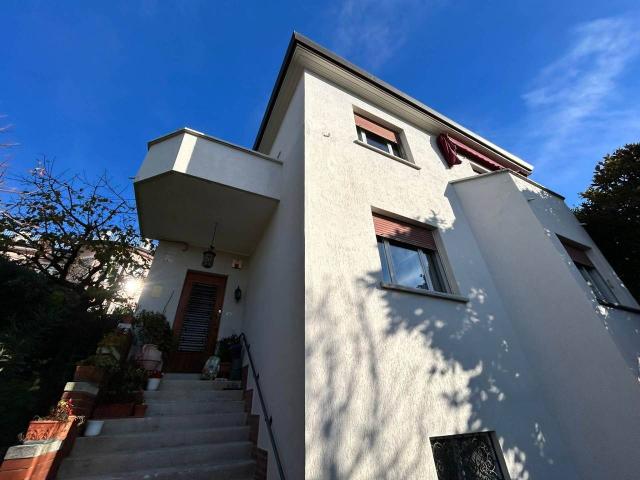 Villa Indipendente in vendita a Città Nuova-Barriera Nuova-San Vito-Città Vecchia, Villa Opicina