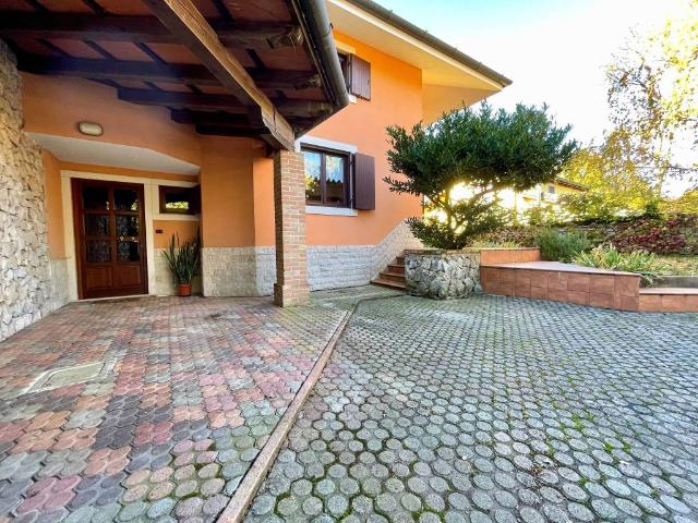 Villa Indipendente in vendita a Altipiano Est, Villa Opicina