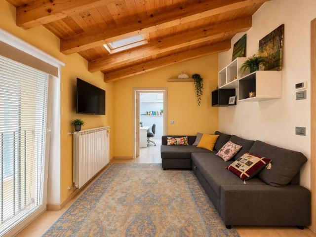 Villa Indipendente in vendita a Barriera Vecchia-San Giacomo, Villa Opicina