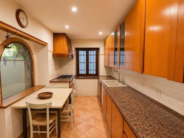 Villa Indipendente in vendita a Roiano-Gretta-Barcola-Cologna-Scorcola, Villa Opicina