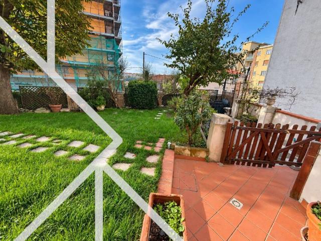 Villa Indipendente in vendita a Chiadino, Trieste