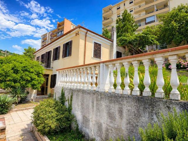 Villa Indipendente in vendita a Opicina / Opčine, Villa Opicina