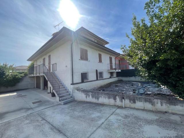 Villa Indipendente in vendita a Trinità, Cuneo