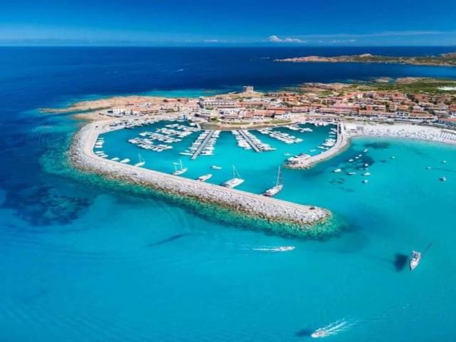 Villa Indipendente in vendita a Trinità d'Agultu e Vignola, Sardigna/Sardegna