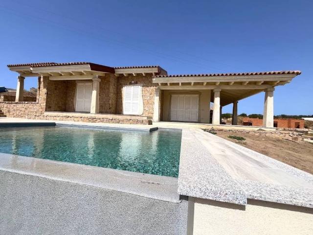 Villa Indipendente in vendita a Trinità d'Agultu e Vignola, Sardigna/Sardegna