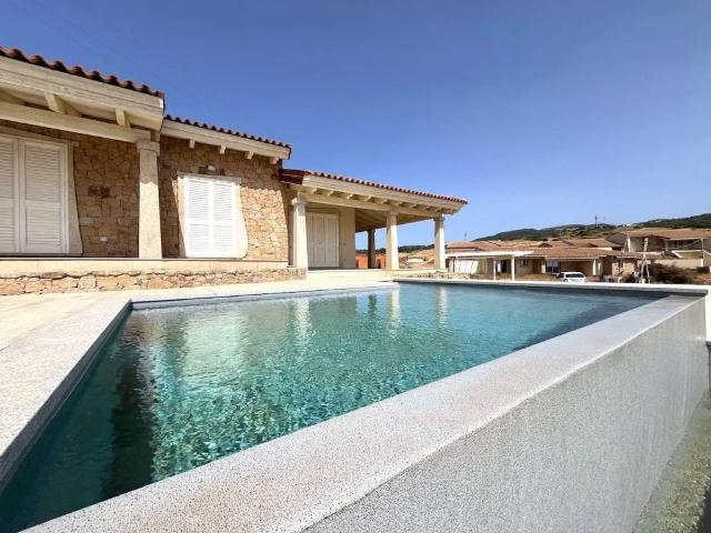 Villa Indipendente in vendita a Trinità d'Agultu e Vignola, Sardigna/Sardegna