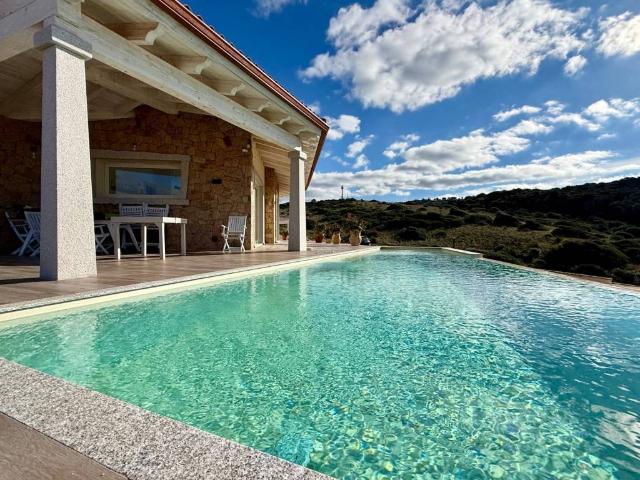 Villa Indipendente in vendita a Trinità d'Agultu e Vignola, Sardigna/Sardegna