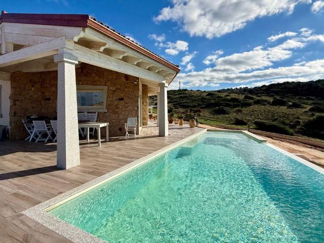 Villa Indipendente in vendita a Trinità d'Agultu e Vignola, Sardigna/Sardegna