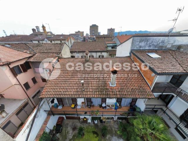 Villa Indipendente in vendita a Piemonte, Vercelli