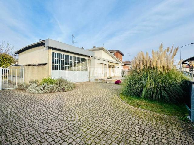 Villa Indipendente in vendita a Piemonte, Vercelli