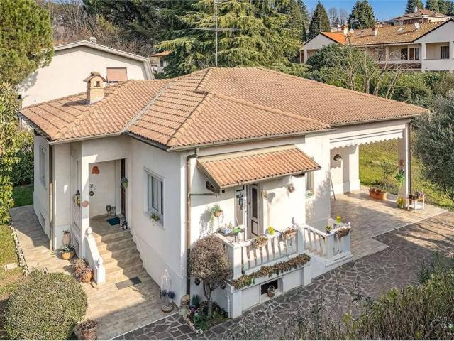 Villa Indipendente in vendita a Ponte, Triuggio