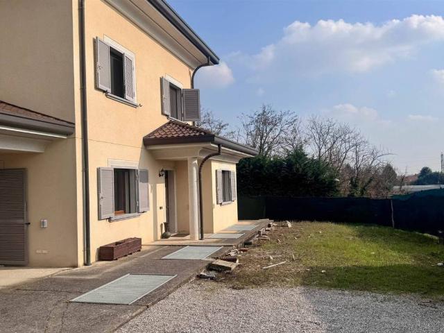 Villa Indipendente in vendita a Ponte, Triuggio