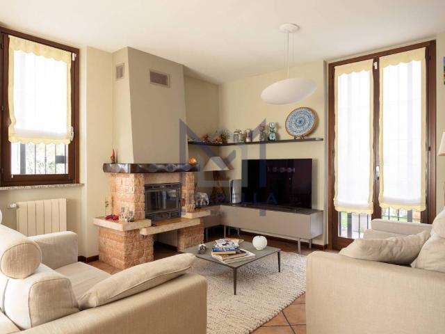 Villa Indipendente in vendita a Ponte, Triuggio