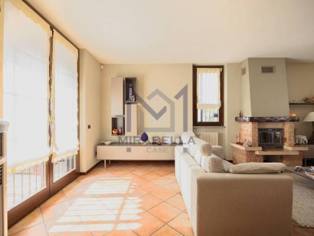 Villa Indipendente in vendita a Ponte, Triuggio