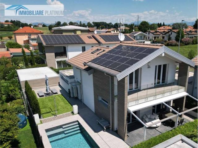 Villa Indipendente in vendita a Triuggio, Lombardia