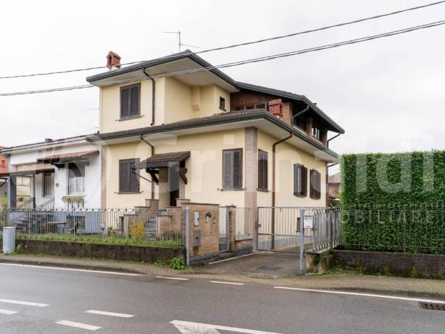 Villa Indipendente in vendita a Triuggio, Lombardia