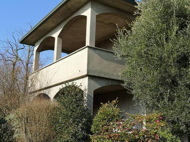 Villa Indipendente in vendita a Ponte, Triuggio