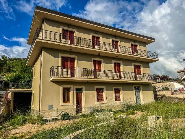 Villa Indipendente in vendita a Trivigliano, Lazio