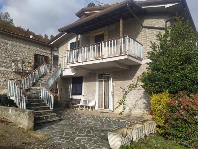 Villa Indipendente in vendita a Trivigliano, Lazio
