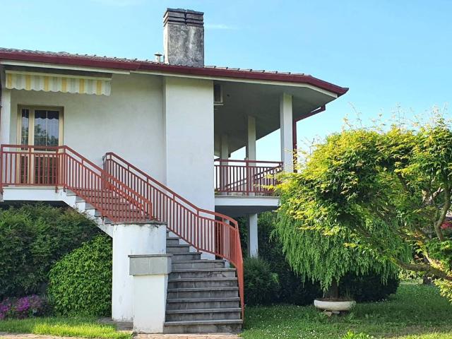 Villa Indipendente in vendita a Trivignano Udinese, Friuli-Venezia Giulia