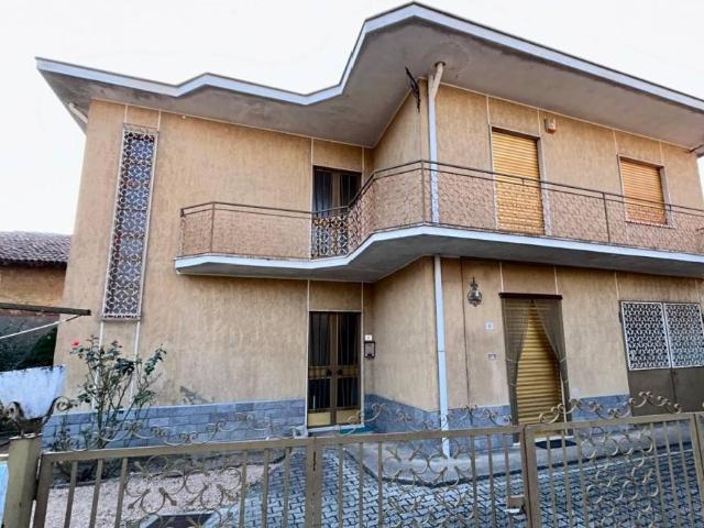 Villa Indipendente in vendita a Tromello, Pavia