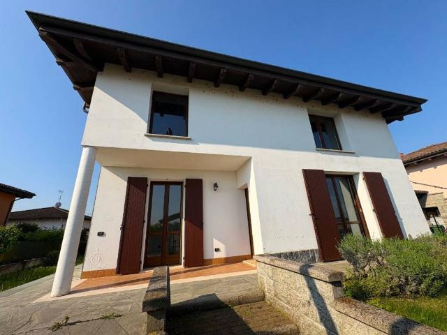 Villa Indipendente in vendita a Tromello, Lombardia