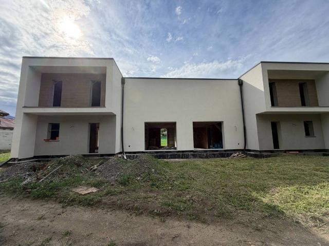 Villa Indipendente in vendita a Croppo, Trontano
