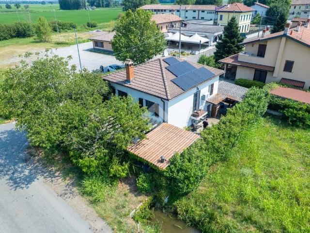 Villa Indipendente in vendita a Trovo, Lombardia