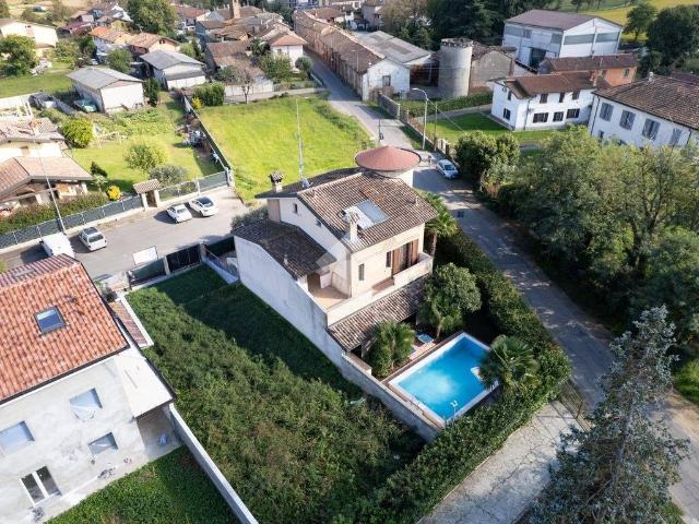 Villa Indipendente in vendita a Battuda, Lombardia