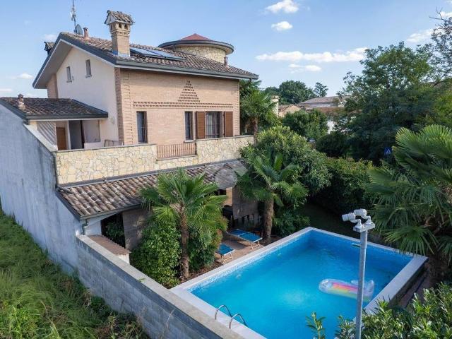 Villa Indipendente in vendita a Battuda, Lombardia