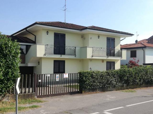 Villa Indipendente in vendita a Truccazzano, Lombardia