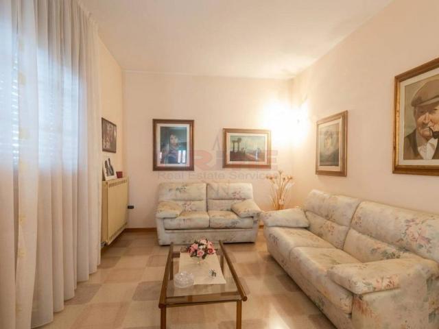 Villa Indipendente in vendita a Montegrappa, Puglia
