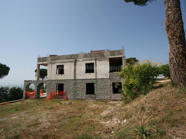 Villa Indipendente in vendita a Tuoro Sul Trasimeno, Umbria