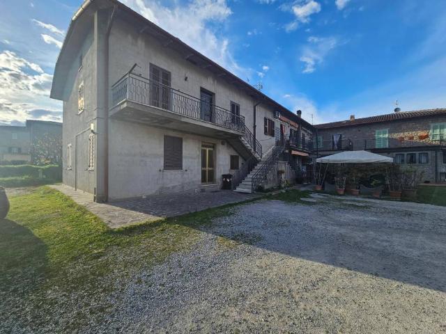 Villa Indipendente in vendita a Tuoro Sul Trasimeno, Umbria
