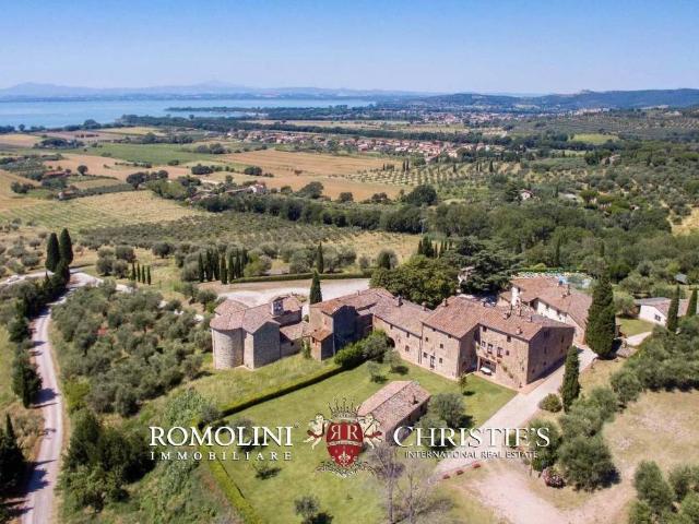 Villa Indipendente in vendita a Tuoro Sul Trasimeno, Umbria