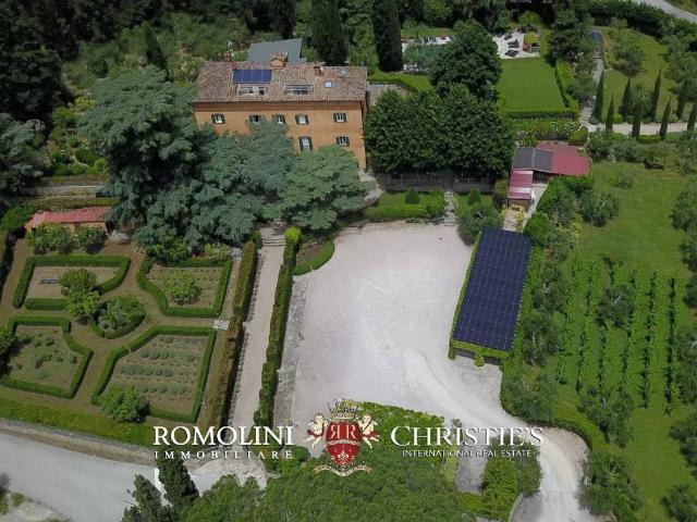 Villa Indipendente in vendita a Tuoro Sul Trasimeno, Umbria