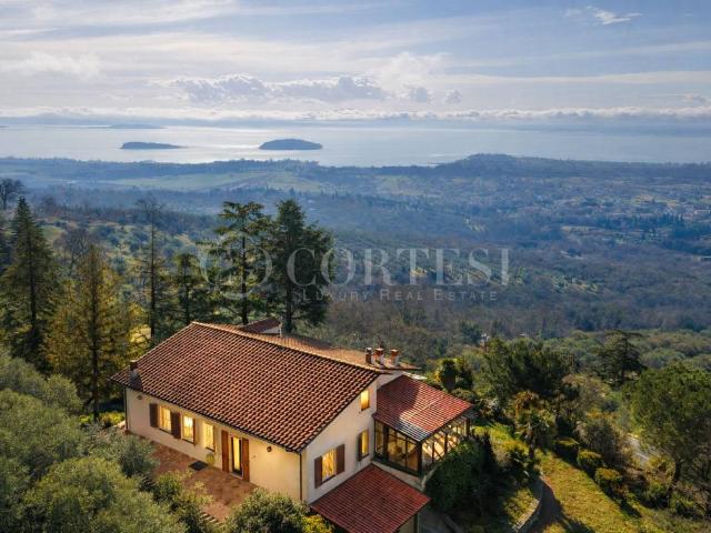 Villa Indipendente in vendita a Tuoro Sul Trasimeno, Umbria