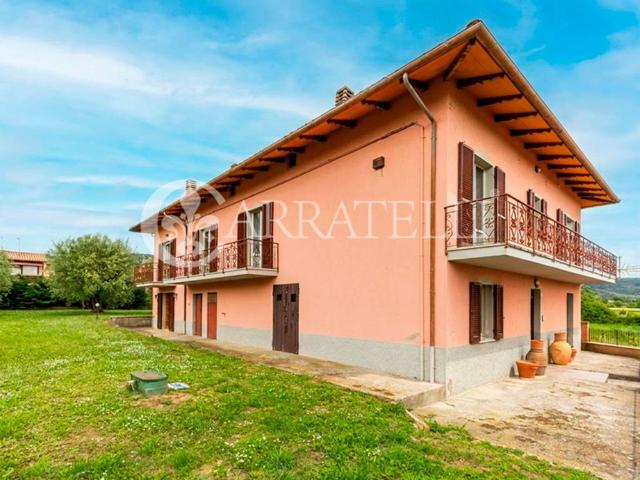 Villa Indipendente in vendita a Tuoro Sul Trasimeno, Umbria