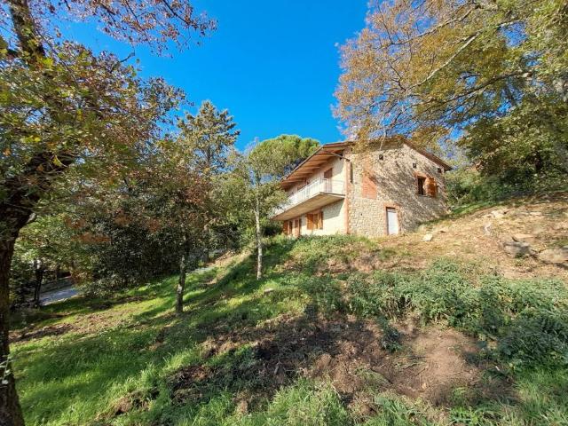 Villa Indipendente in vendita a La Cima, Tuoro Sul Trasimeno