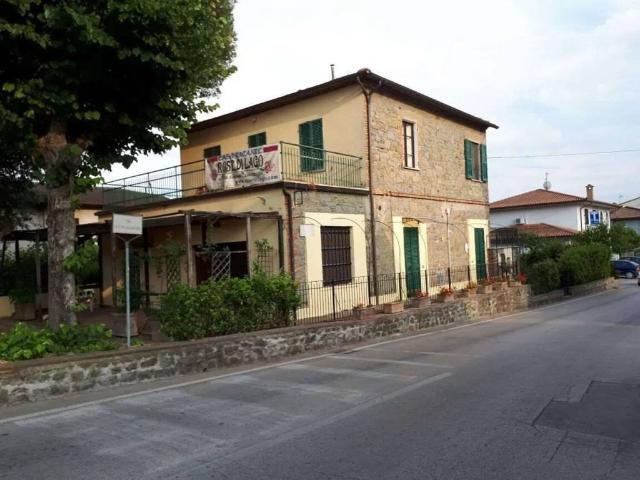 Villa Indipendente in vendita a Tuoro Sul Trasimeno, Umbria