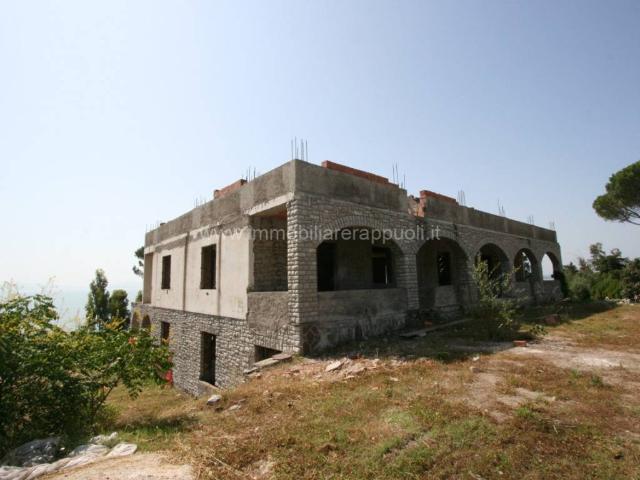 Villa Indipendente in vendita a Tuoro Sul Trasimeno, Umbria