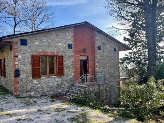 Villa Indipendente in vendita a Tuoro Sul Trasimeno, Umbria