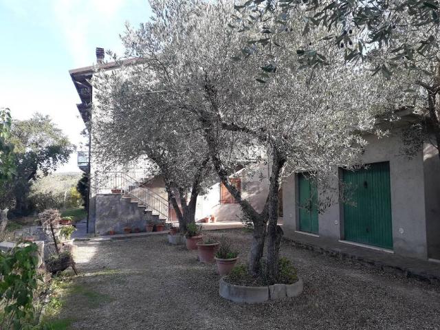 Villa Indipendente in vendita a Tuoro Sul Trasimeno, Umbria