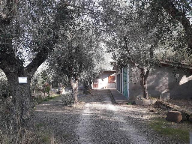 Villa Indipendente in vendita a Tuoro Sul Trasimeno, Umbria