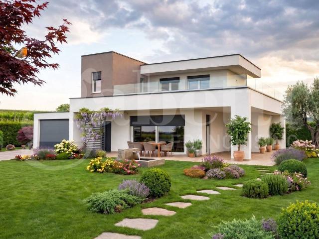 Villa Indipendente in vendita a Turate, Lombardia