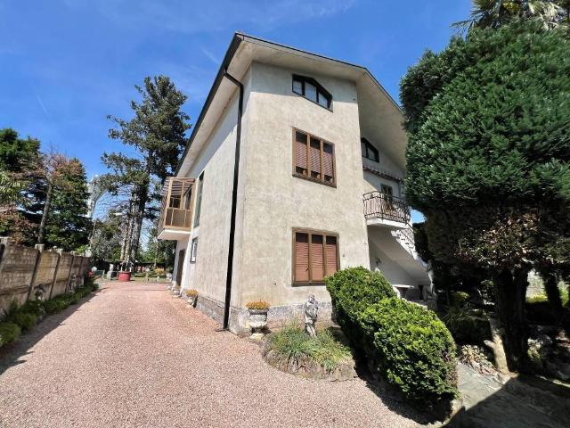 Villa Indipendente in vendita a Turate, Lombardia