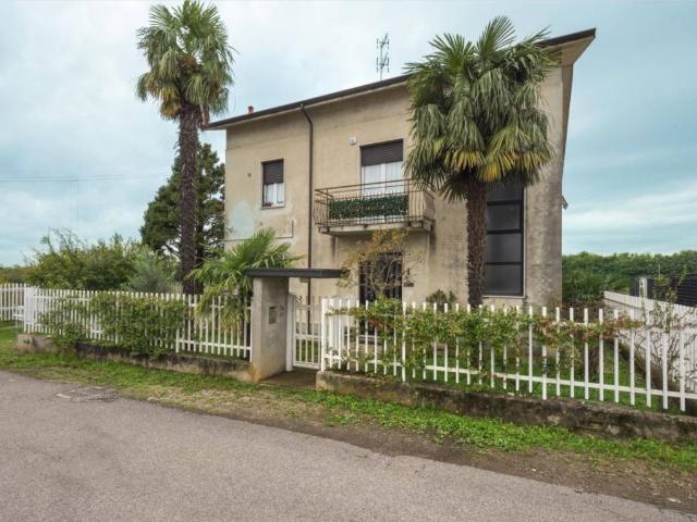Villa Indipendente in vendita a Turate, Lombardia